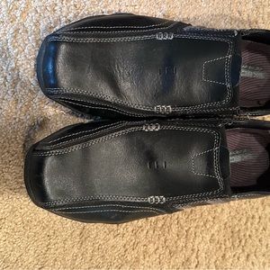 Men’s black leather sketchers loafers size 11.5